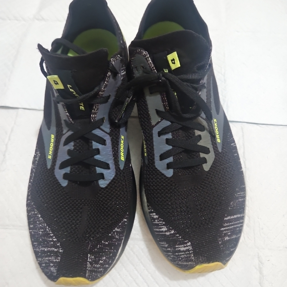 Brooks Levitate 4 Black Nighlife Chrome Athletic Shoes Mens 10.5